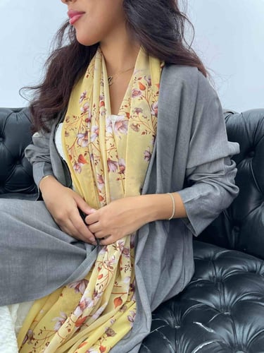 عباية رمادي بطرحة مشجرة