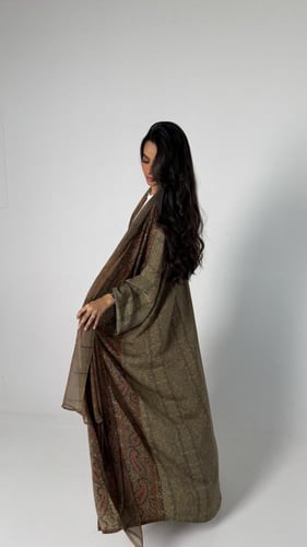 عباية حرير ايوان زيتي