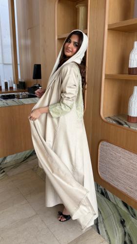 عباية ماتشا بظهر مطرز