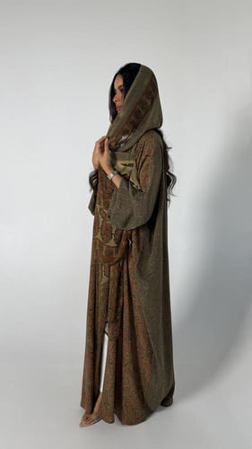 عباية حرير كشميري زيتي