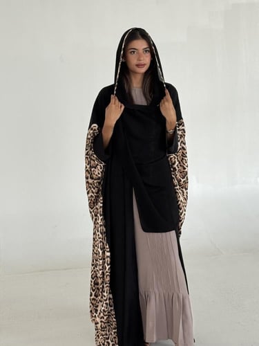 عباية تايقر