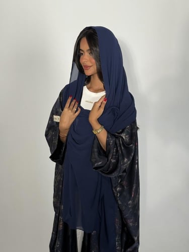 عباية الحرير بلمعه كحلي