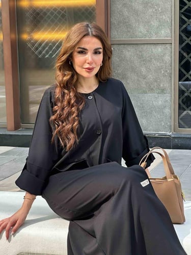 عباية سوداء بجيوب