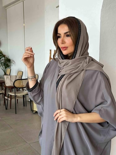 عباية السمو رمادي