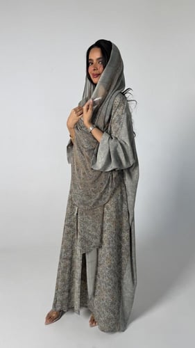 عباية حرير ديباج رمادي١