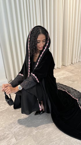 عباية شتوي بالدانتيل