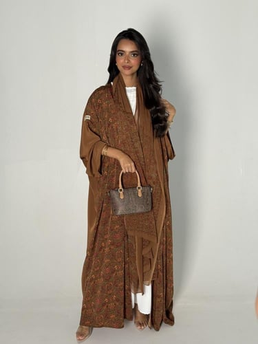 عباية الحرير البني٣