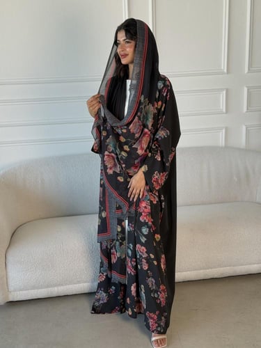 عباية الحرير بالورود اسود ٢