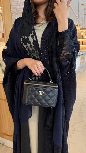 عباية قمر كحلي بشت