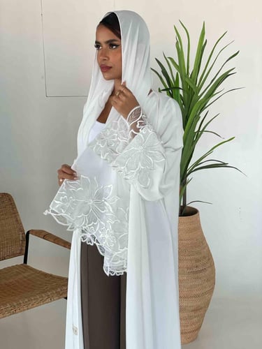 عباية سومة ابيض