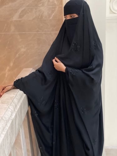 عباية راس حرير بفصوص