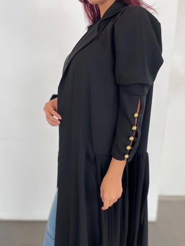 عباية بكسرات جانبية