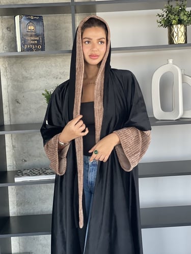 عبايه مخمل كم بني