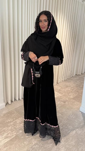 عباية شتوي بالدانتيل