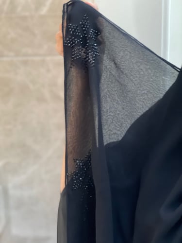 عباية راس حرير بفصوص