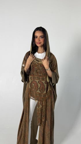 عباية حرير كشميري زيتي