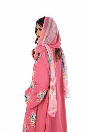 عباية الحرير وردي