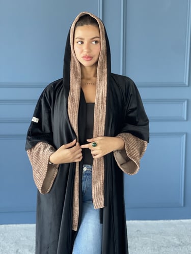 عبايه مخمل كم بني