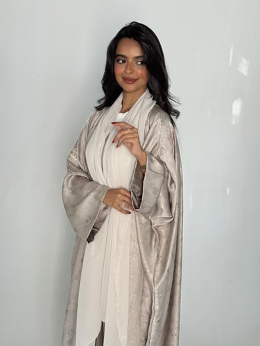 عباية الحرير بلمعه سكري