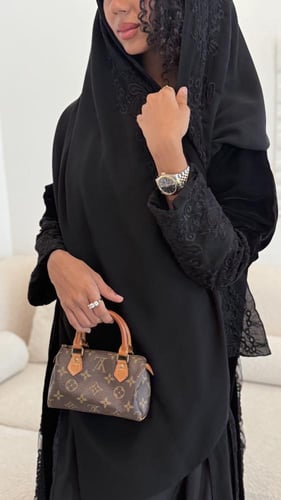 عباية شتوي بالدانتيل٢