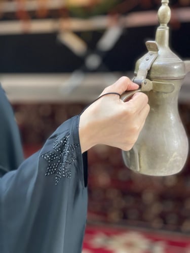 عباية راس حرير بفصوص