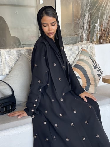 عباية الورود الذهبية