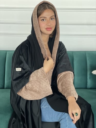 عبايه مخمل كم بني