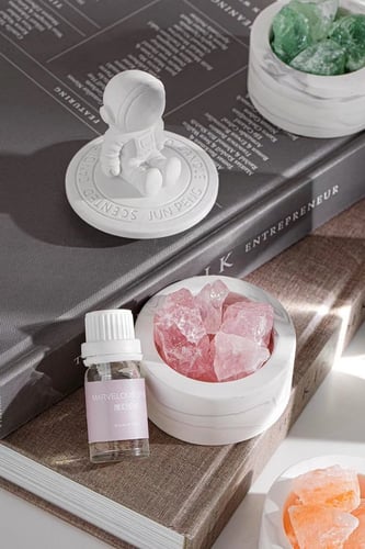 فواحة رائد الفضاء لسيارة