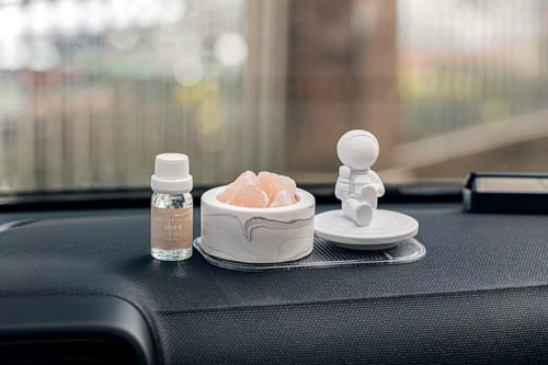 فواحة رائد الفضاء لسيارة