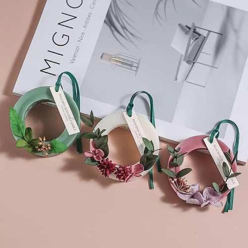 تعليقات معطرة