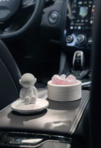 فواحة رائد الفضاء لسيارة