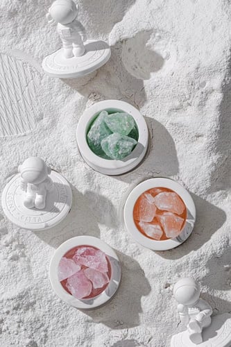 فواحة رائد الفضاء لسيارة