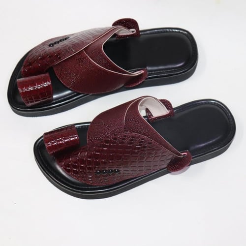 حذاء شرقي وطني