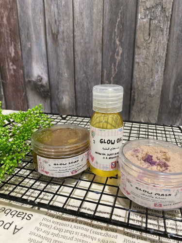 مجموعة glow للوجه (4 منتجات)