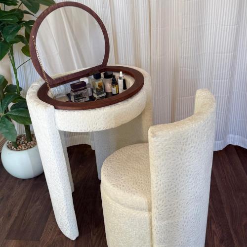 تسريحة + كرسي فاخر