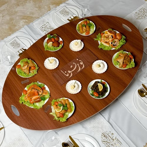 طاولة رمضانية عبارتين ( رمضان يجمعنا + نورتونا )