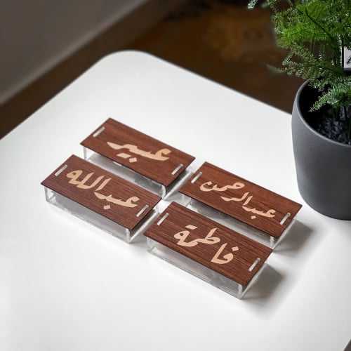 4 علب ونوعين عود