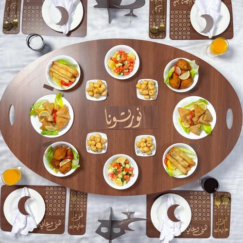 طاولة رمضانية عبارتين ( رمضان يجمعنا + نورتونا )