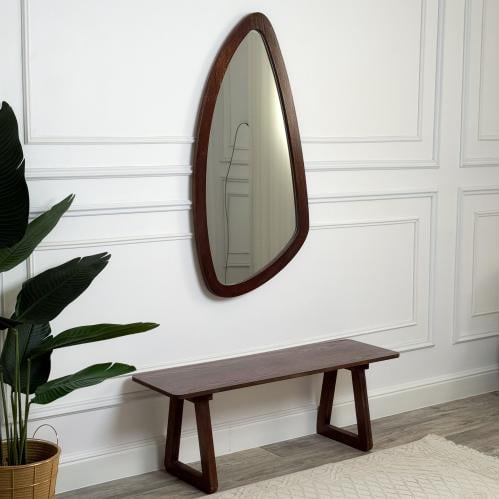 مدخل مرايا و طاولة خشبية