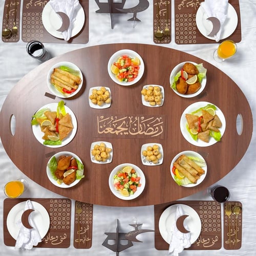 طاولة رمضانية عبارتين ( رمضان يجمعنا + نورتونا )