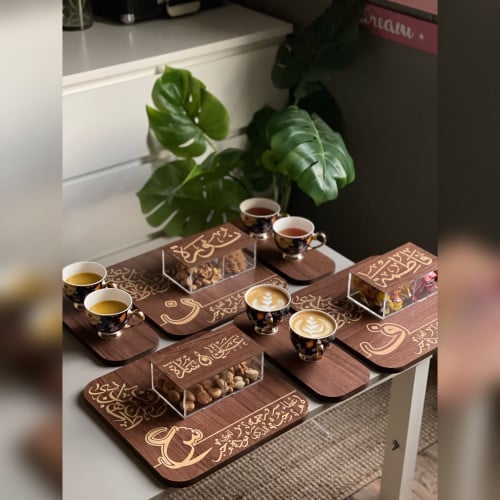 عرض 6 صواني السعادة + 3 قواعد أكواب