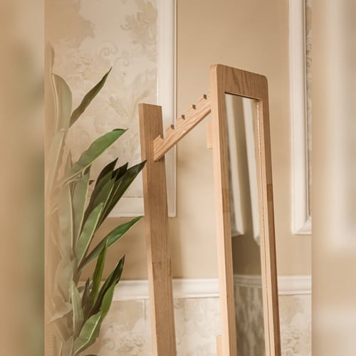 مبخرة ملابس + تسريحة و علاقة