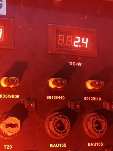 أنوار LED بجودة عالية مقاس T15 متوفر أبيض 5000k و...