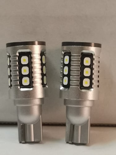 أنوار LED بجودة عالية مقاس T15 متوفر أبيض 5000k و...