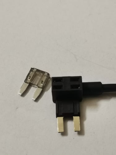 قسام فيوز حجم ميني (mini) بجودة عالية شامل فيوز 2A