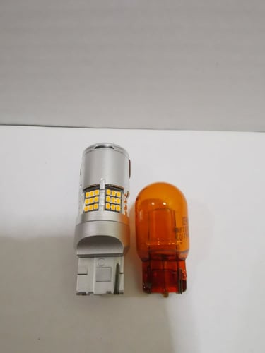 أنوار LED الإشارات بجودة عالية جدا (الفلشر) مزودة...