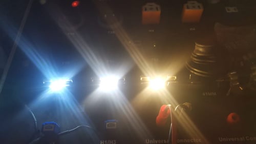 لمبات LED للشماسات متوفر مقاس 28mm و 31mm.متوفر لو...