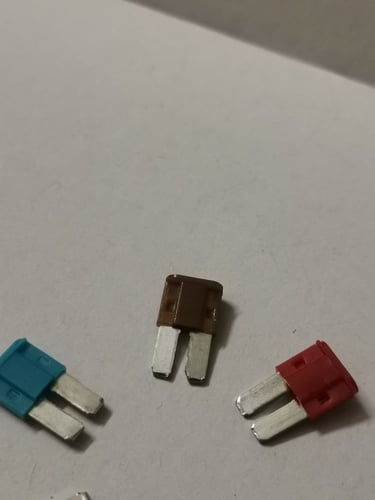 فيوز حجم مايكرو 2 (fuse micro 2) متوفر بعدة مقاسات