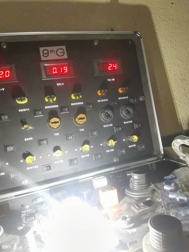 أنوار LED بجودة عالية مقاس T15 متوفر أبيض 5000k و...