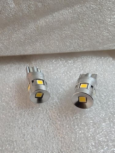 لمبات LED مقاس T10 تصميم خاص بالكامل شرايح luminus...